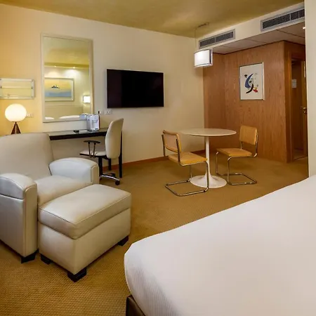 Crowne Plaza By Ihg 4*