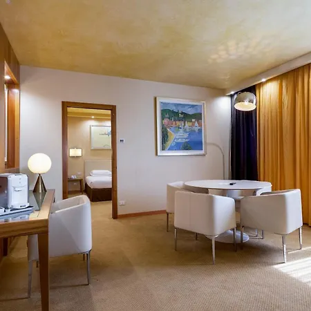 Crowne Plaza By Ihg