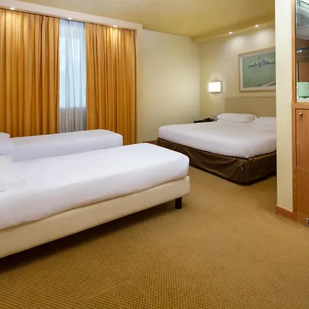 Crowne Plaza By Ihg Hotel 4*